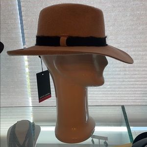 Pierre Cardin fur felt hat in size S BNWT